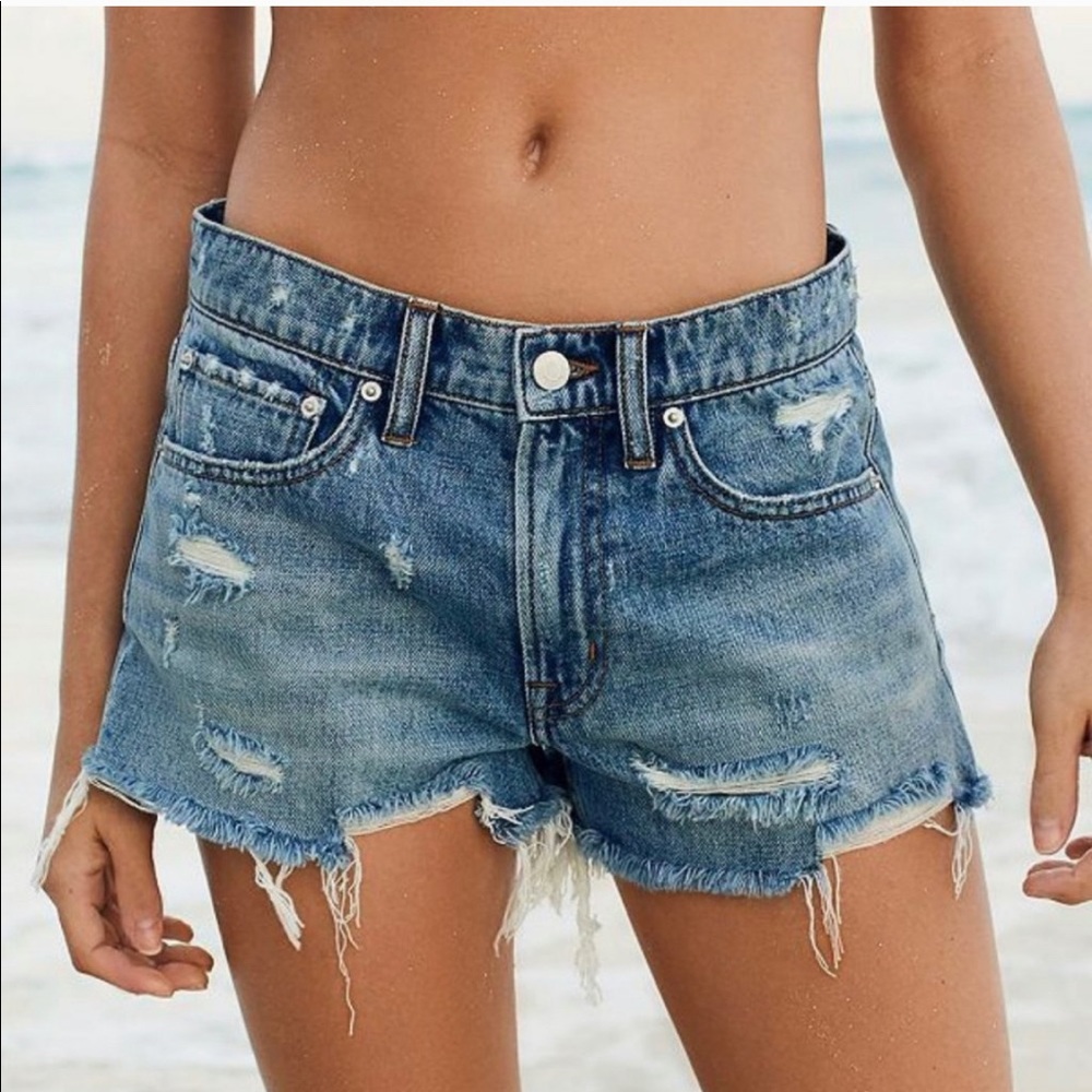 BDG Essential mid-rise Jean shorts
